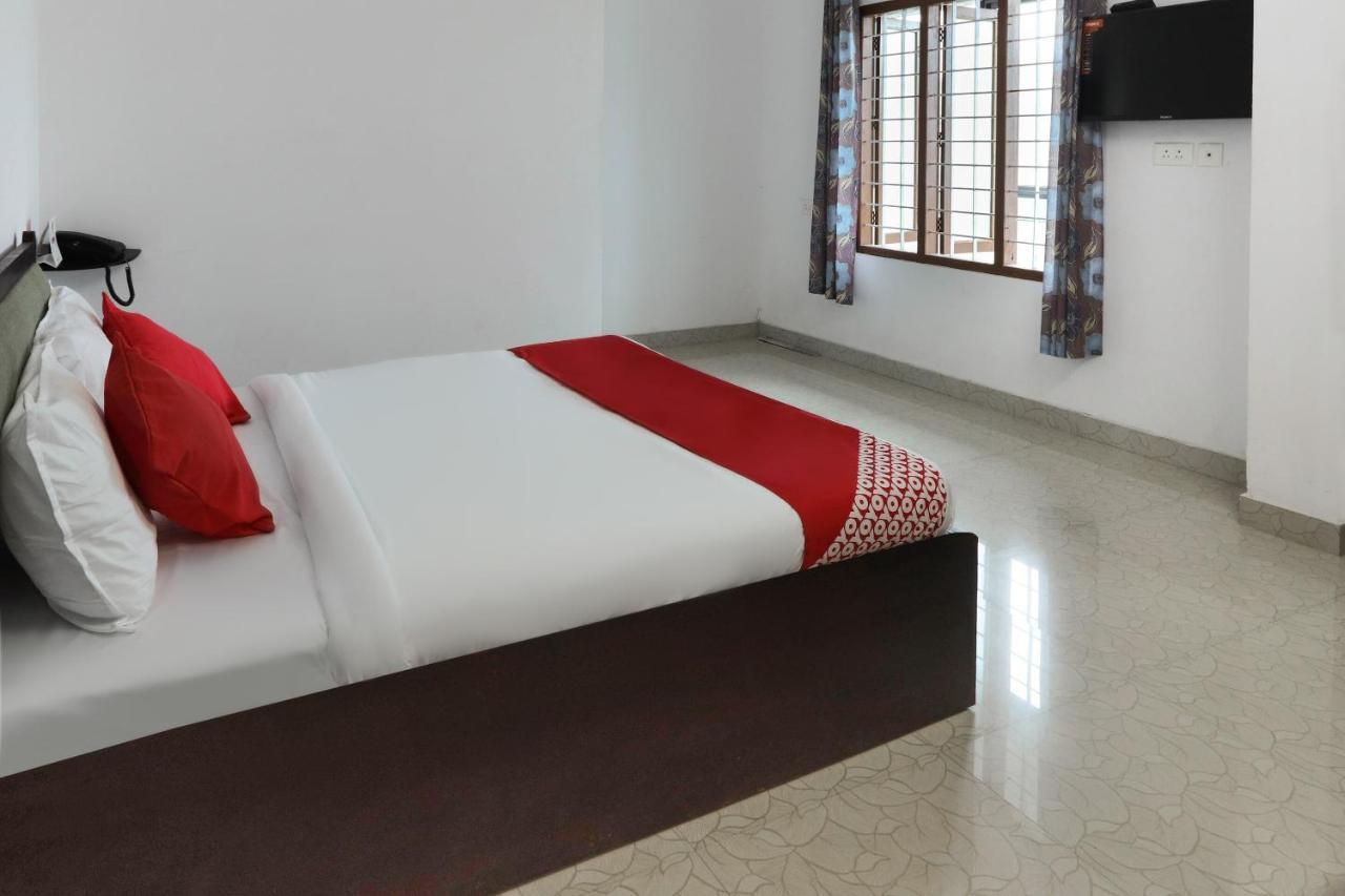 Oyo 49244 Green Castle Residency Hotel Nedumkandam Buitenkant foto